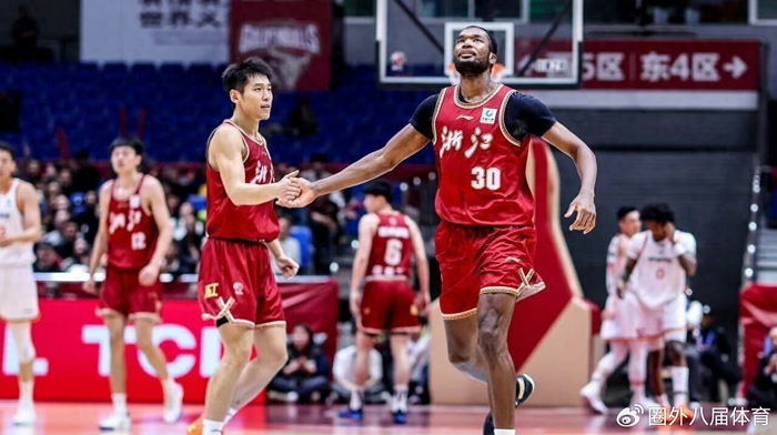开云官网-郭艾伦缺席,上海大胜广州!张镇麟9中1狂打铁,王哲林破万分大关|上海队|洛夫顿|浙江队|浙江男篮|上海男篮_新浪体育_新浪新闻