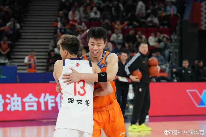 开云官网-郭艾伦缺席,上海大胜广州!张镇麟9中1狂打铁,王哲林破万分大关|上海队|洛夫顿|浙江队|浙江男篮|上海男篮_新浪体育_新浪新闻