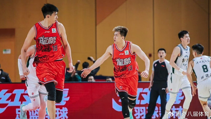 开云官网-郭艾伦缺席,上海大胜广州!张镇麟9中1狂打铁,王哲林破万分大关|上海队|洛夫顿|浙江队|浙江男篮|上海男篮_新浪体育_新浪新闻